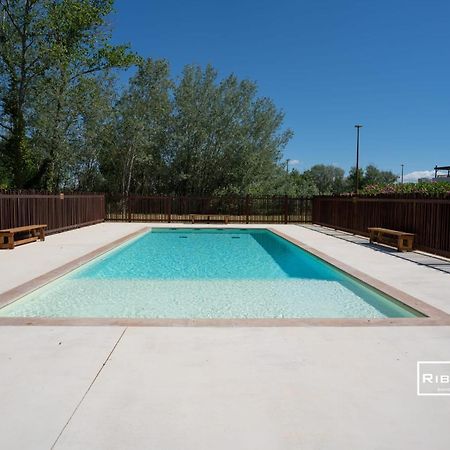 T4 Climatise Avec Piscine A 400M De La Mer 维亚斯 外观 照片